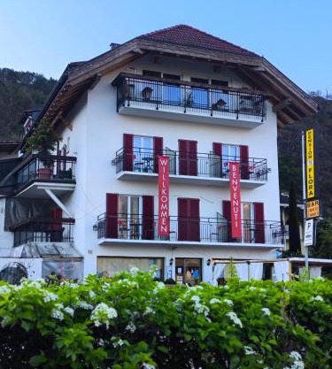 Gasthaus Pension Flora im Sùden Sùdtirol