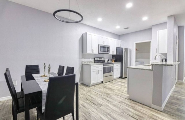 Gated Community - Free WIFI - Apartment - Near Disney Area