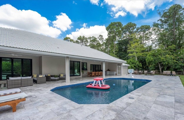 Gated Wellington Estate, 4 Bedrooms plus office and Heated Pool