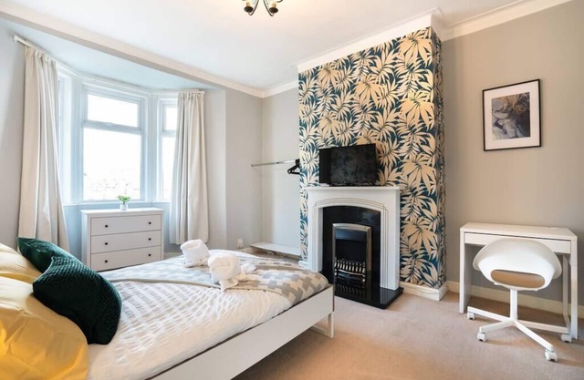 Gateshead-Sleeps 6-Free Parking
