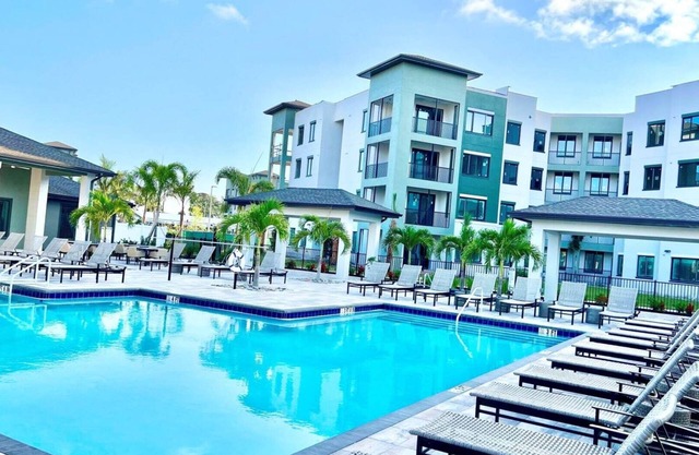 GatewayCommons 2BD 8