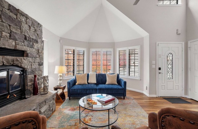 Gathering Place - Murphys Vacation Rentals
