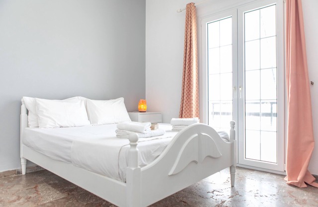 gatis house, naxos town center,suitable for families, groups, spaceus and cozy!