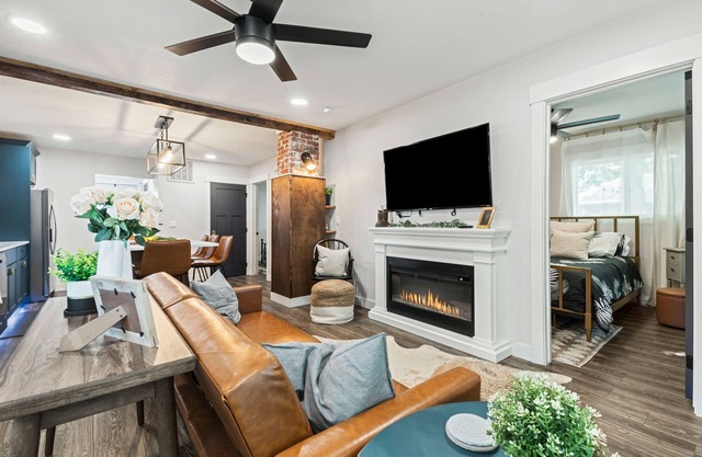 Gatsby 2 Bedroom Historic Downtown | Golf Course