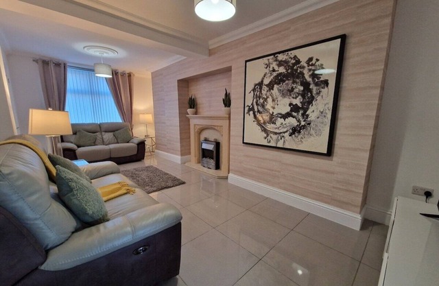 Comfortable 3 Bed home Merthyr