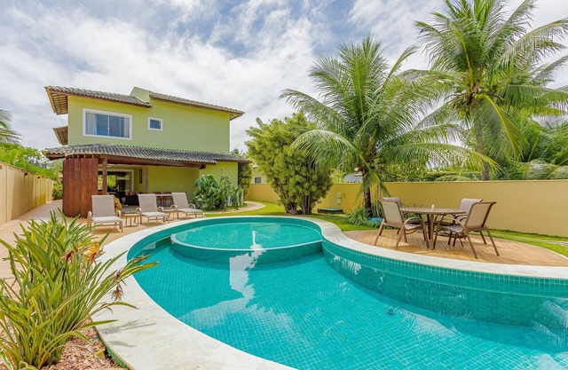 GB15 Excellent 5 Bedroom House 300m from the Beach