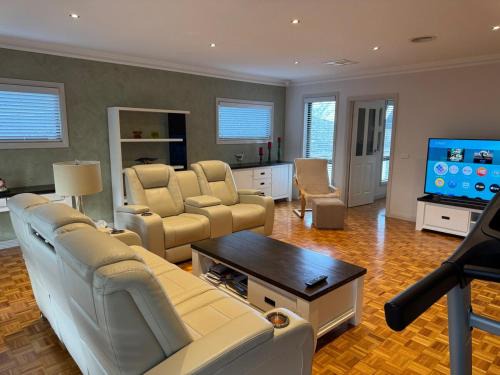 Geelong Holiday Q House