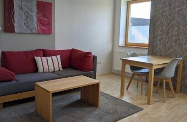 Gemütliche 50qm Ferienwohnung mit Balkon, kostenfreies Parken und WLAN, Frühstücksbuffet, voll ausgestattete Küche