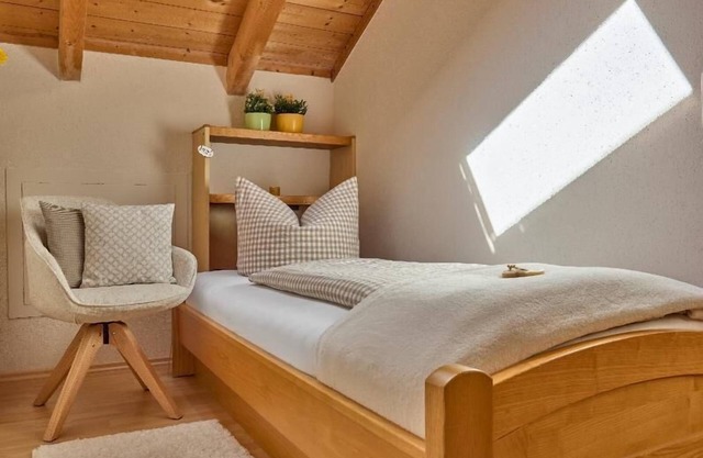 Gemütliche 57 qm Dachgeschoss-Wohnung - allergikerfreundlich