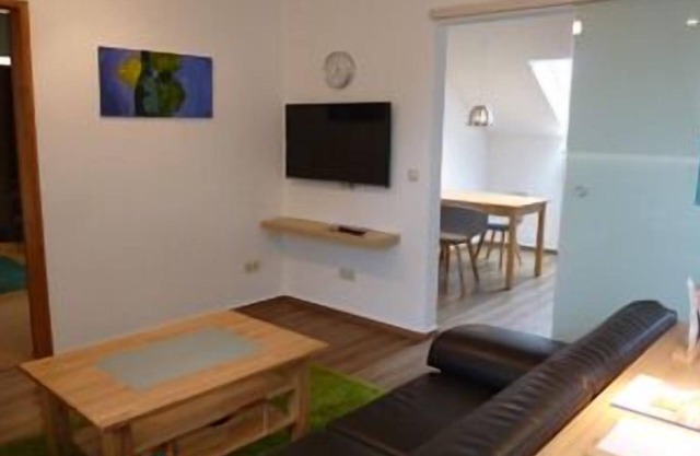 Gemütliche 70qm Ferienwohnung mit Balkon, kostenfreies Parken und WLAN, Frühstücksbuffet, voll ausgestattete Küche