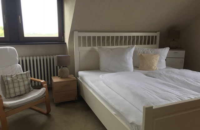 Gemütliche Ferienwohnung mit großem Garten und Bad im Retro-Look