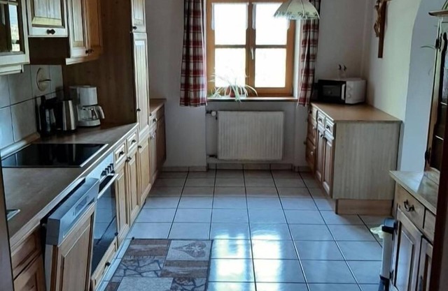 Gemütliche Ferienwohnung mit Balkon und Kinderspielecke, Perfekt für Familien
