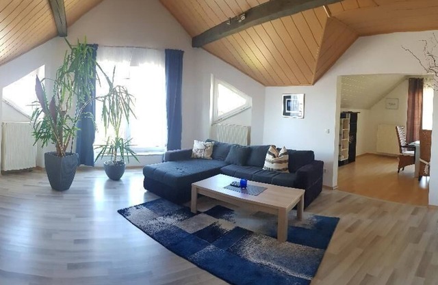 Gemütliche Ferienwohnung mit Balkon und Garten
