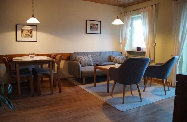 Gemütliche Ferienwohnung (60qm) im zweiten Stock mit Balkon