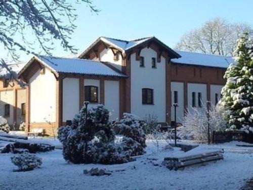 Gemütliche Ferienwohnung in Kuchelmiß mit Großem Garten