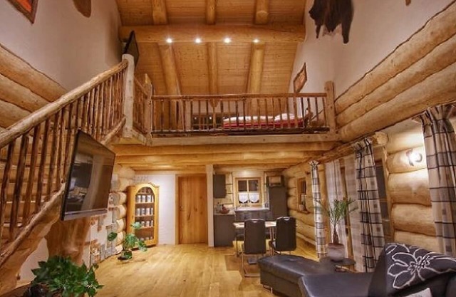 Gemütliche Ferienwohnung (120qm) mit Whirlpoolbadewanne und Balkon