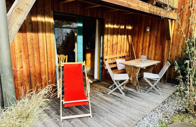 Gemütliche, Modern Ausgestattete Ferienwohnung mit Sonnenterasse und Bergblick