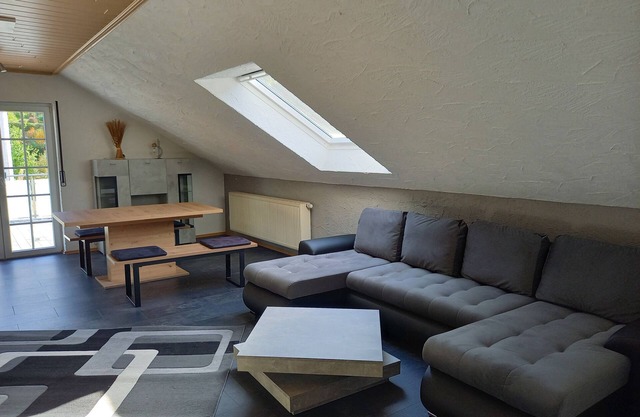 Gemütliche, Moderne Ferienwohnung im Herzen der Pfalz. Wanderwege in der Nähe