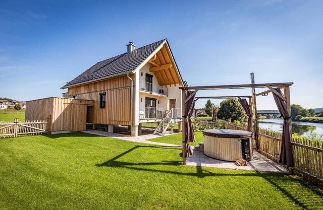 Gemütliches Chalet am Regen mit eigener Terrasse