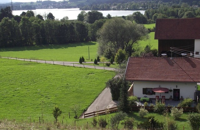 Gemütliches Familien Ferienhaus in Ruhiger Umgebung m. Großer Terrasse u. Balkon
