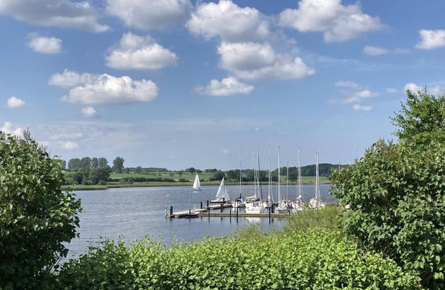 Gemütliches Ferienhaus am Wasser mit Schleiblick