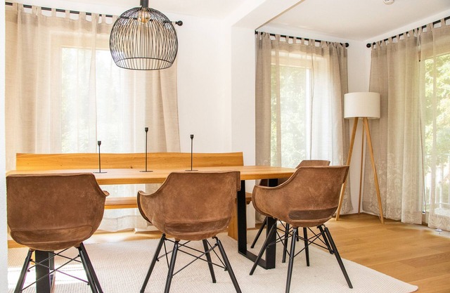 Gemütliches Ferienhaus mit Schwimmteich und Großer Terrasse