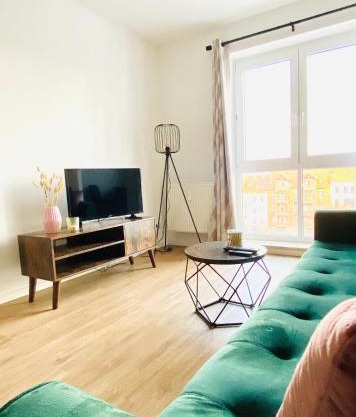 Gemütliches Studio - Elias- mit Küche, WLAN, Smart-TV & Panoramablick in Citynähe
