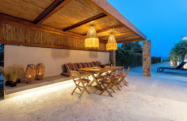 GEMM Beach House - Beachfront Apartment in Hersonissos