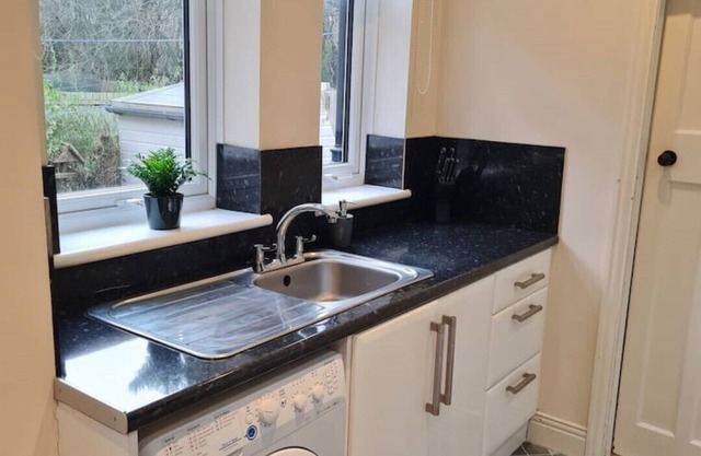 Genade Apts - Heaton, Newcastle. Near Hosp & Uni