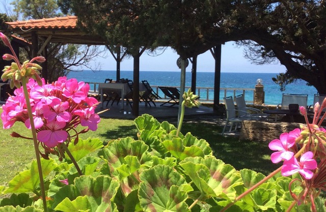 Genari Beach Apartments - Family sea view apartment