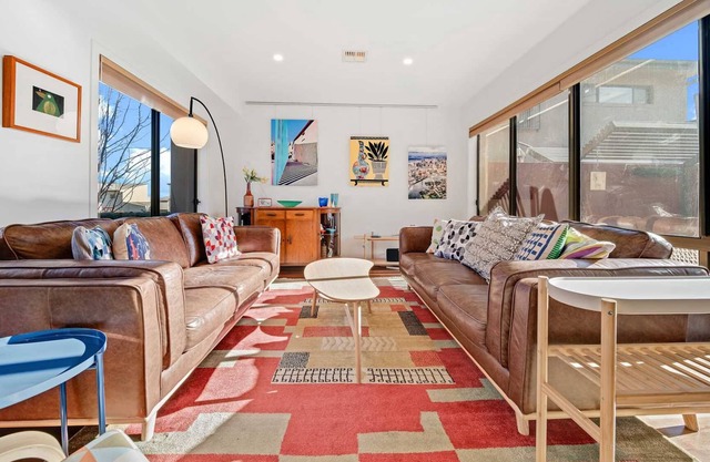 Generous 2-Bed Townhouse near Showground