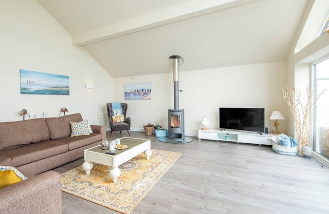 Genoa, Holiday Home Penally , Sleeps 8, 4 bedrooms, bathrooms
