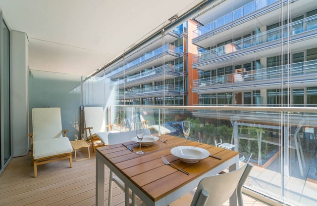 Genoa Waterfront Modern Suite x2