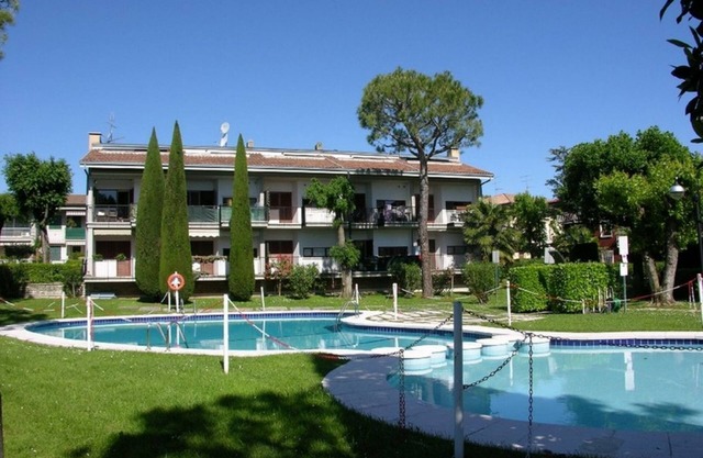 GENZIANA APARTMENT - with balcony overlooking pool and garage