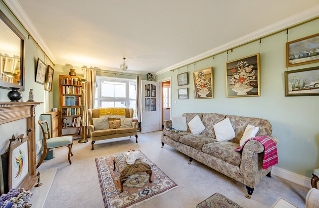 Geoff's Place - Three Bedroom House, Sleeps 5