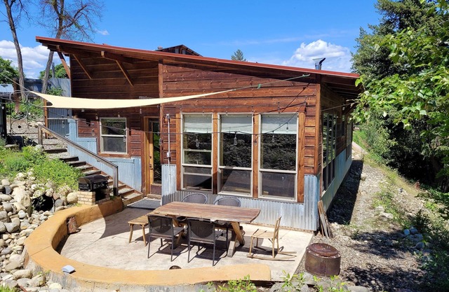 George's River House-On the Methow River and Minutes to Downtown Winthrop!