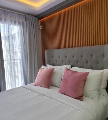 Georgia Luxe Suite at Shore 2 MOA