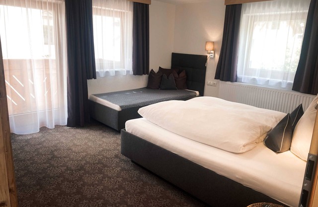 Gepatsch - Comfort apartment, 1st floor with 3 bedrooms - Ferienhaus Ragg -