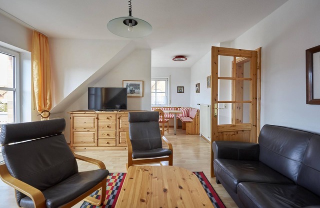 Geräumige Ferienwohnung für 4 Personen mit Balkon, Ganz nah an der Ostsee