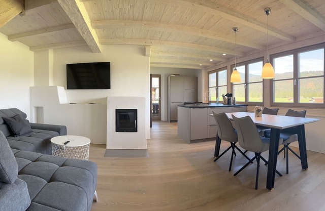 Geräumige, neu Gebaute Maisonette-wohnung, 85qm, mit Vielen Annehmlichkeiten