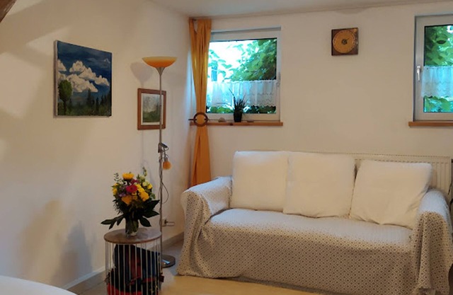 Geräumiges Ferienhaus direkt am Roten Main, kostenfreies WLAN