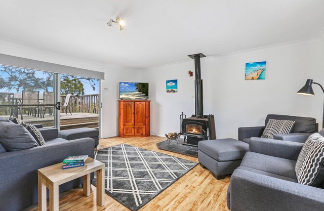 Gerroa Beach Family Headland Escape
