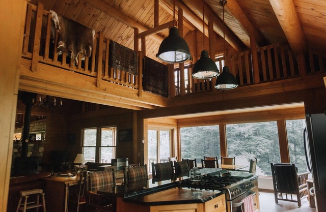 Get Away From It All To This Luxury Fairytale White Mountain Setting!