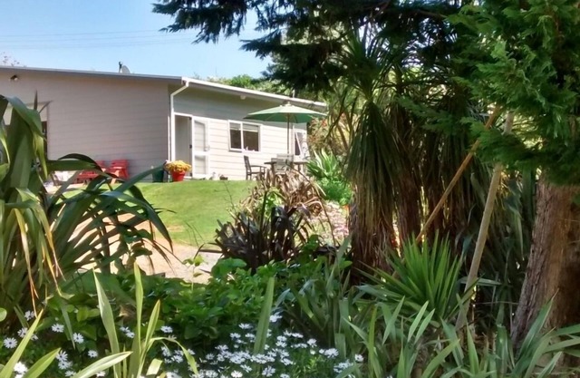 Getaway by the sea,fishing, surfing,swimming and a happy safe place to stay.