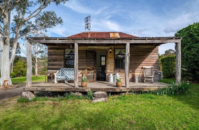 Getawayz NSW - Scribbly Gum Cottage - Rustic, Picturesque, Romantic - Kangaroo Valley