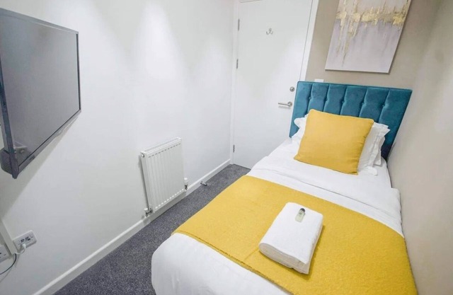GF Apartment With Secure Gated Parking