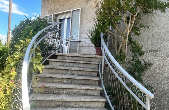 Giaginti House
