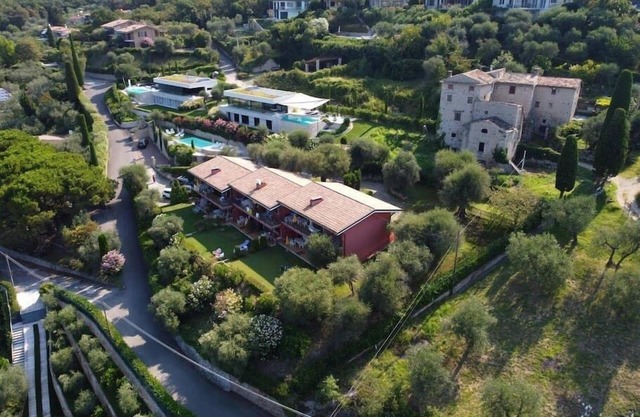Gianni with 1 bedroom with garden and lake view