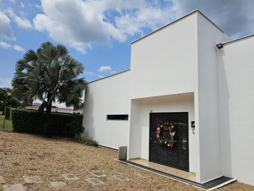 Girardot Casa estilo mediterraneo con piscina privada