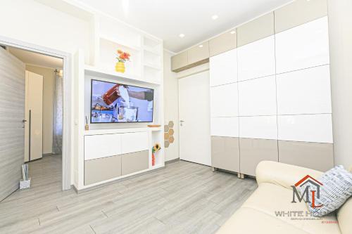 Girasole House BY ML WHITE HOUSE